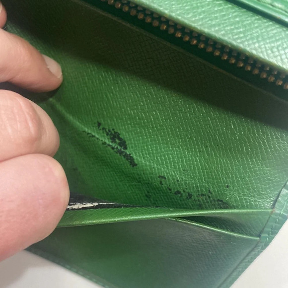 Louis Vuitton LV Green Leather Wallet Vintage EPI - Picture 6 of 11